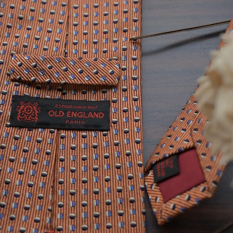 〈OLD ENGLAND（オールドイングランド）〉は、186...