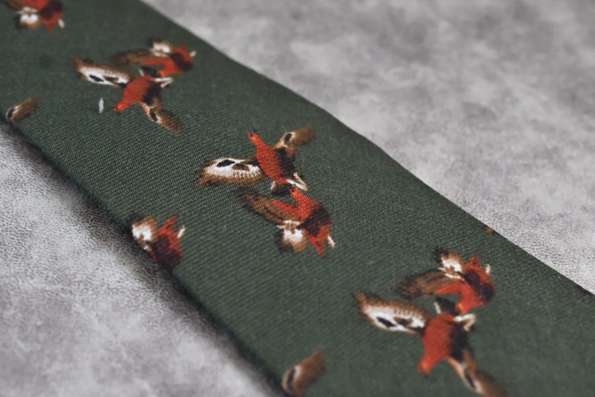 ネクタイの素材で選ぶウールの特徴と秋冬コーディネート術